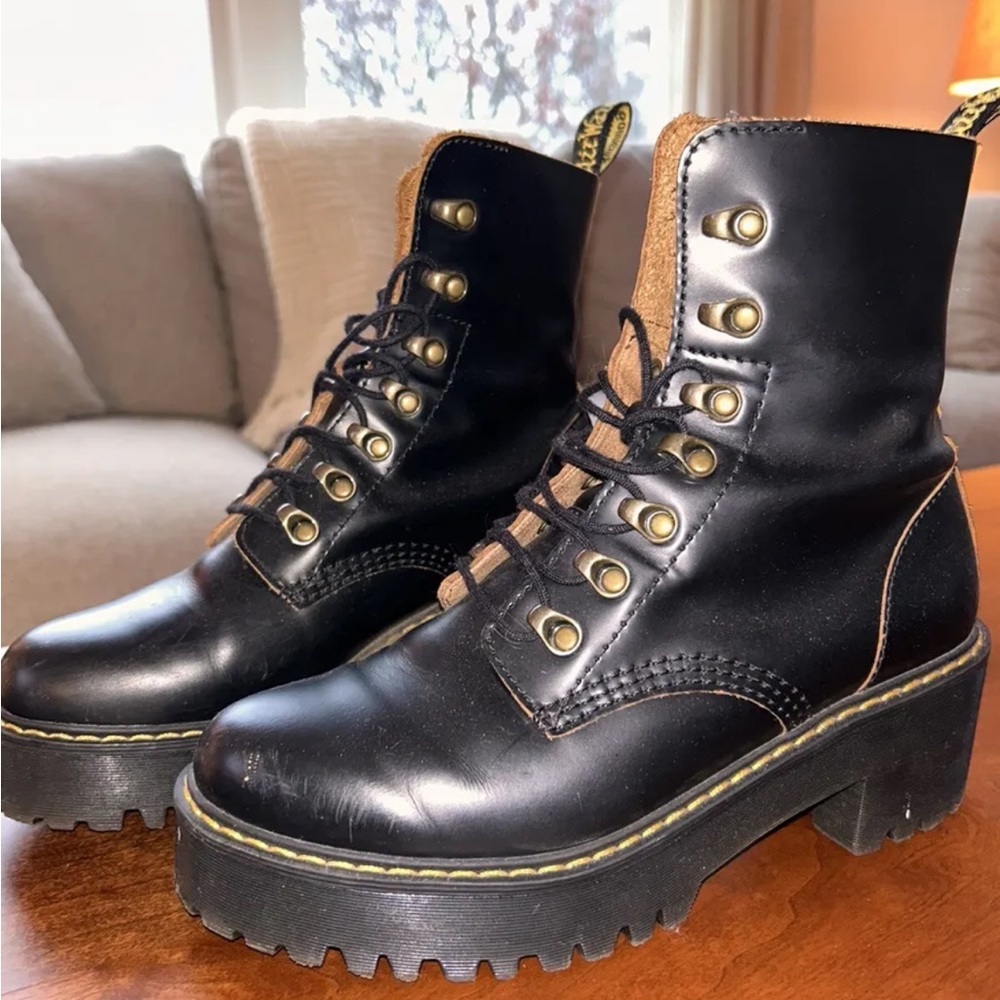 Dr Marten Leona
